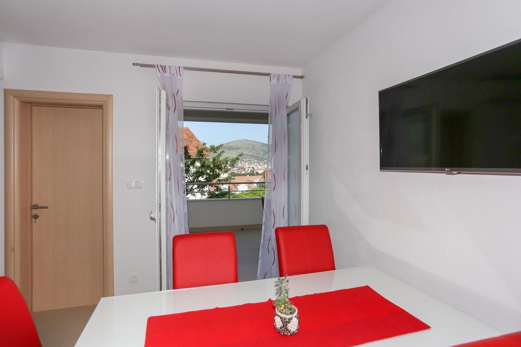 Apartments Ivan Trogir Buitenkant foto