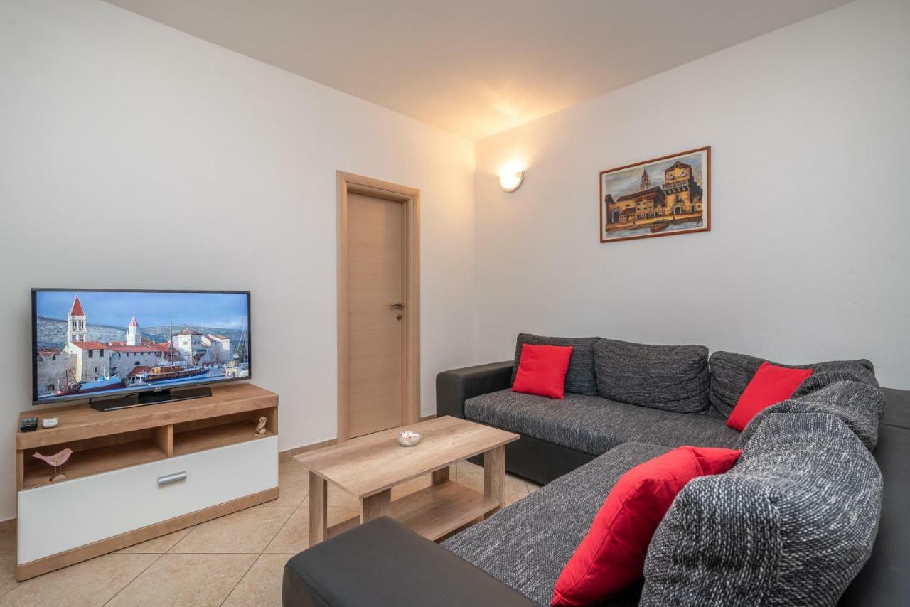 Apartments Ivan Trogir Buitenkant foto