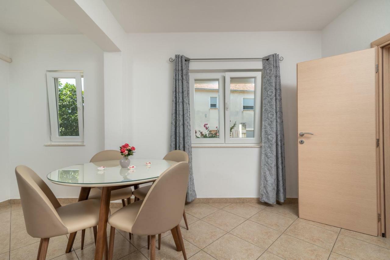 Apartments Ivan Trogir Buitenkant foto