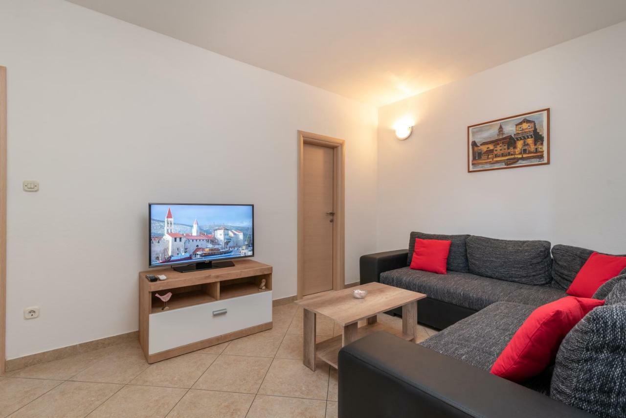 Apartments Ivan Trogir Buitenkant foto