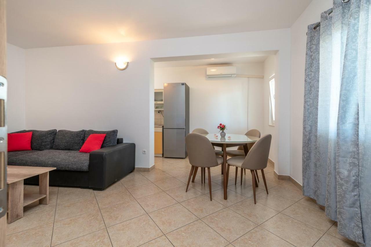 Apartments Ivan Trogir Buitenkant foto